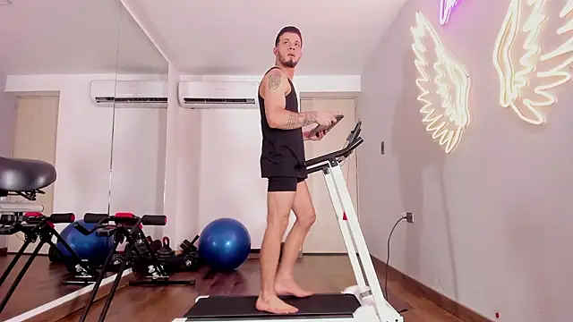 Snapshot of mike_burke chatting on 03-11-26, 07:20 mike burke online show from 03-11-26, 07:20