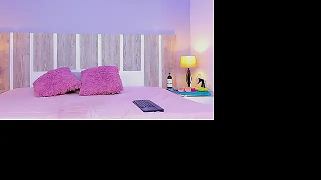 EmilySearss online show from 04-04-26, 08:17