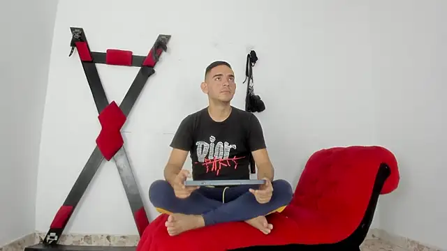 Snapshot of BDSMRoom chatting on 03-10-26, 10:59 BDSMRoom online show from 03-10-26, 10:59