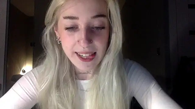 Snapshot of EmmyWet chatting on 03-09-26, 07:51 EmmyWet online show from 03-09-26, 07:51