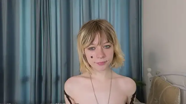 Snapshot of MollySally chatting on 05-18-26, 04:18 MollySally online show from 05-18-26, 04:18