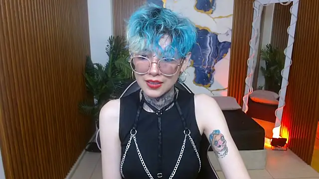 Lyra tay online show from 04-29-26, 07:09