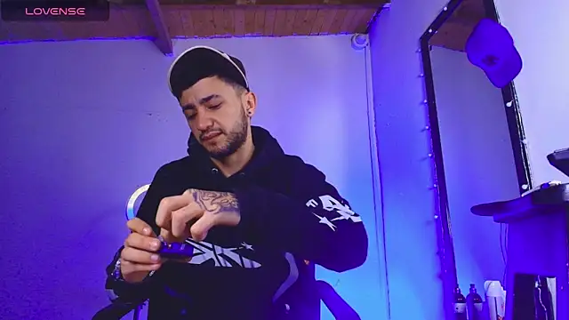 Snapshot of Jey_dirty_777 chatting on 03-12-26, 09:15 Jey dirty 777 online show from 03-12-26, 09:15