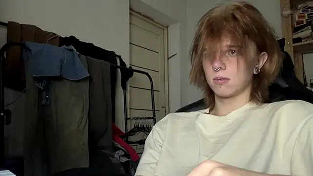 Snapshot of Mark_Shoyer2 chatting on 06-12-26, 10:30 Mark Shoyer2 online show from 06-12-26, 10:30