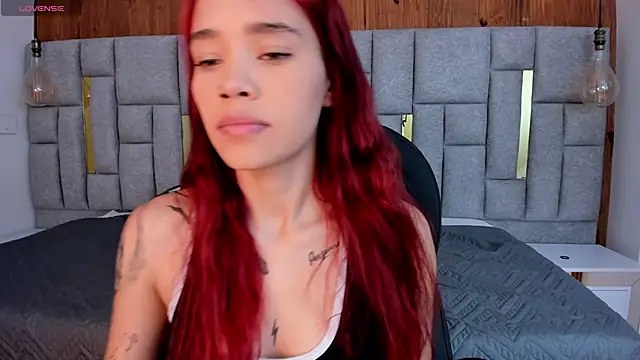 Snapshot of camilaa_smith_ chatting on 03-01-26, 08:00 camilaa smith online show from 03-01-26, 08:00