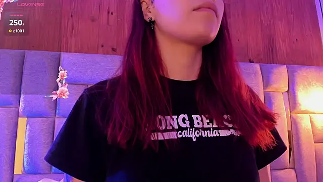 camilaa smith  online show from 04-20-26, 07:48