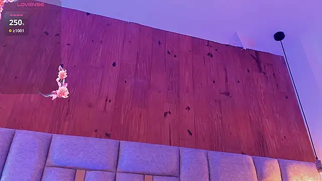 camilaa smith  online show from 04-21-26, 01:42