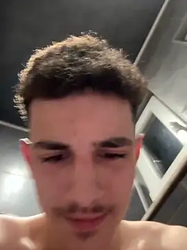 Snapshot of KillianLau26510 chatting on 03-24-26, 01:10 KillianLau26510 online show from 03-24-26, 01:10