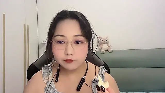 Snapshot of Susu-36E chatting on 05-04-26, 12:12 Susu-36E online show from 05-04-26, 12:12