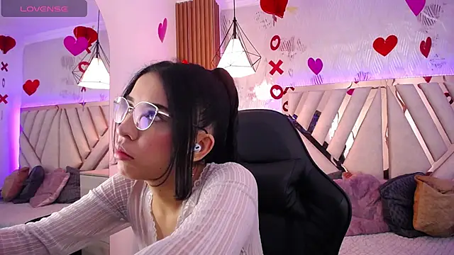 Amara Davis1 online show from 04-28-26, 02:38