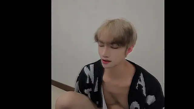 Snapshot of bigbigtop20 chatting on 03-02-26, 08:32 bigbigtop20 online show from 03-02-26, 08:32