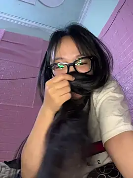 Snapshot of Leeeeiu chatting on 03-13-26, 03:07 Leeeeiu online show from 03-13-26, 03:07