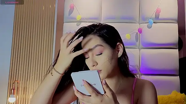 Megaan Rousee online show from 04-23-26, 12:04