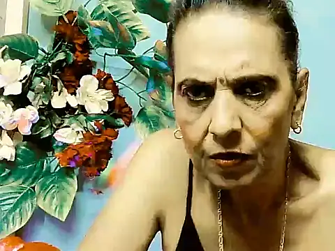 Snapshot of Hot_queen58 chatting on 05-20-26, 05:52 Hot queen58 online show from 05-20-26, 05:52