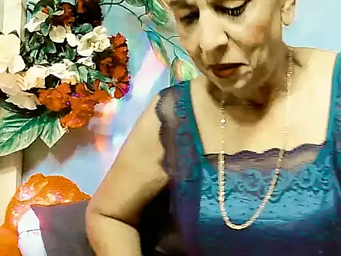 Snapshot of Hot_queen58 chatting on 05-21-26, 06:15 Hot queen58 online show from 05-21-26, 06:15