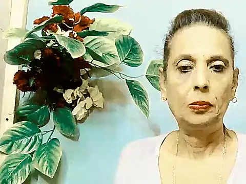 Snapshot of Hot_queen58 chatting on 05-22-26, 06:20 Hot queen58 online show from 05-22-26, 06:20