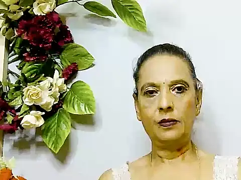Snapshot of Hot_queen58 chatting on 05-27-26, 04:09 Hot queen58 online show from 05-27-26, 04:09