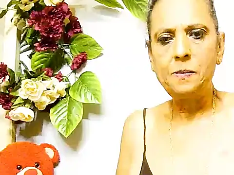 Snapshot of Hot_queen58 chatting on 05-28-26, 06:43 Hot queen58 online show from 05-28-26, 06:43