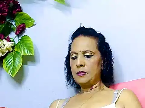 Snapshot of Hot_queen58 chatting on 05-28-26, 06:49 Hot queen58 online show from 05-28-26, 06:49