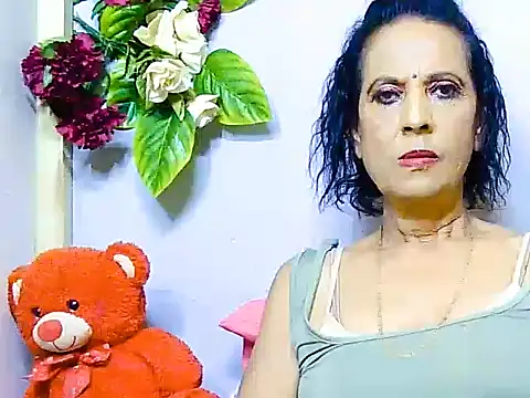 Snapshot of Hot_queen58 chatting on 05-31-26, 02:13 Hot queen58 online show from 05-31-26, 02:13