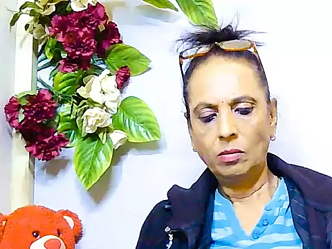Snapshot of Hot_queen58 chatting on 06-02-26, 06:59 Hot queen58 online show from 06-02-26, 06:59