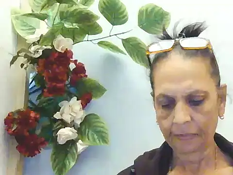 Snapshot of Hot_queen58 chatting on 06-05-26, 09:48 Hot queen58 online show from 06-05-26, 09:48