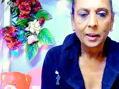 Snapshot of Hot_queen58 chatting on 06-06-26, 05:34 Hot queen58 online show from 06-06-26, 05:34