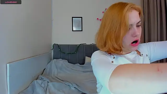 DellaRows online show from 04-10-26, 04:06