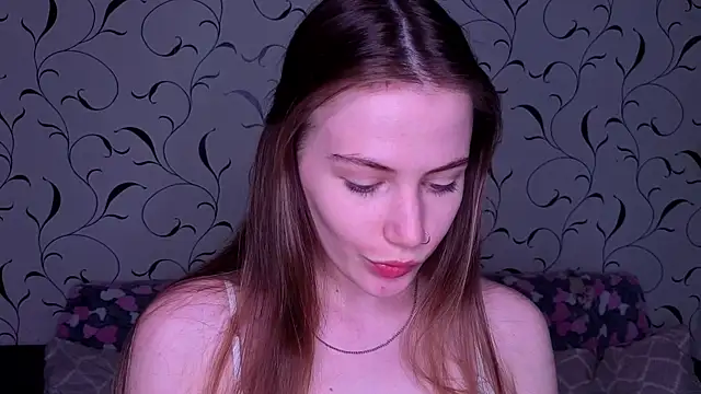Snapshot of Luxwyverna chatting on 05-18-26, 02:01 Luxwyverna online show from 05-18-26, 02:01