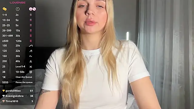 AlexaDeviliciouss online show from 04-18-26, 07:58