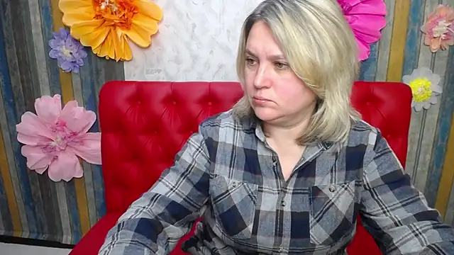 Snapshot of VickyRobins chatting on 03-05-26, 06:53 VickyRobins online show from 03-05-26, 06:53