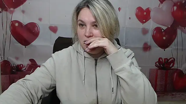 Snapshot of VickyRobins chatting on 03-06-26, 07:05 VickyRobins online show from 03-06-26, 07:05