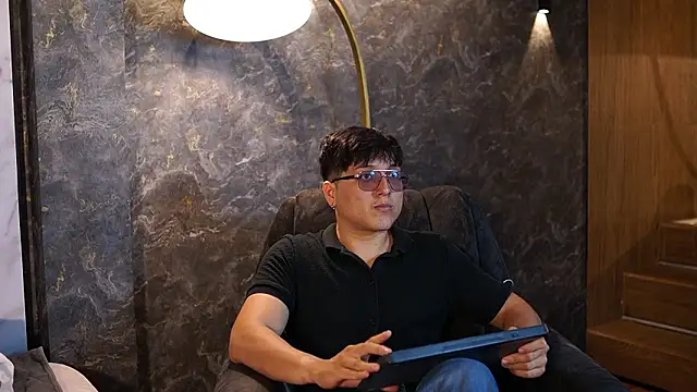 Mia and Belmonth online show from 03-29-26, 07:25