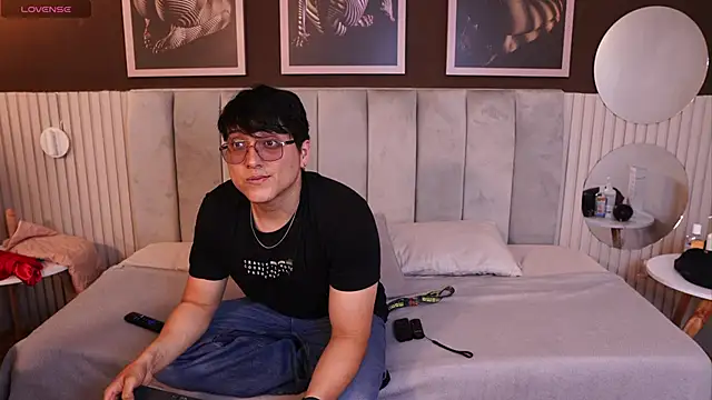 Mia and Belmonth online show from 04-29-26, 10:27