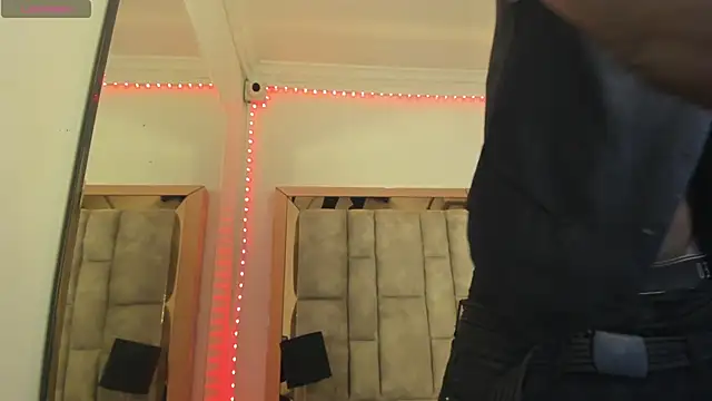 Titan Moreno  online show from 04-27-26, 12:14