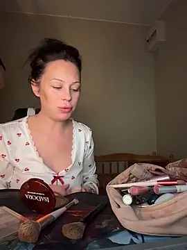 Snapshot of Maddie666 chatting on 04-10-26, 08:57 Maddie666 online show from 04-10-26, 08:57