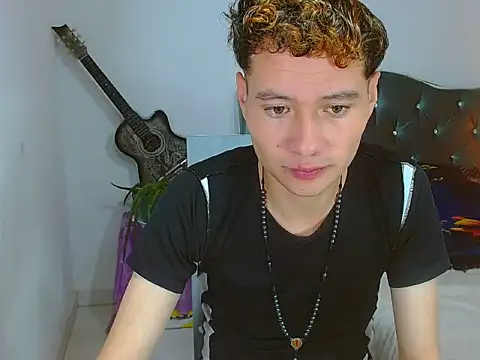  Santi2 online show from 05-05-26, 01:24