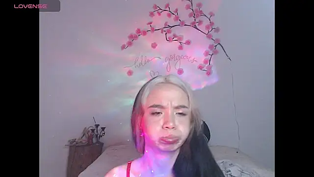 Snapshot of sweet_molly420 chatting on 06-04-26, 04:35 sweet molly420 online show from 06-04-26, 04:35