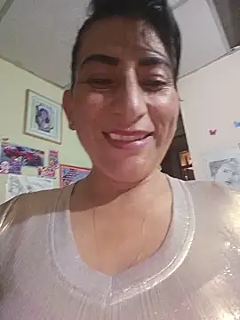 Snapshot of Lucia_Rios chatting on 05-22-26, 11:43 Lucia Rios online show from 05-22-26, 11:43