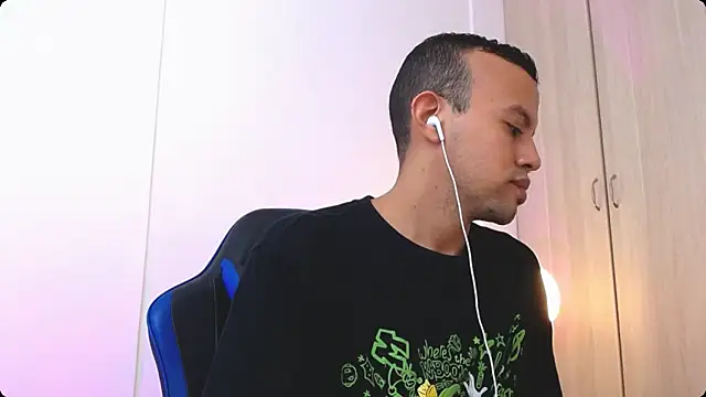 Damian Wish online show from 03-11-26, 07:42