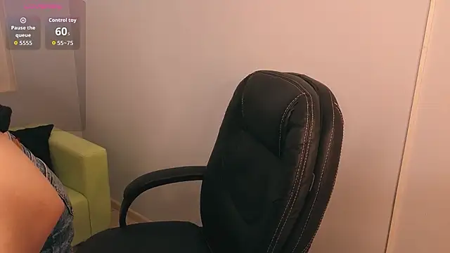 Amina Bloom online show from 03-13-26, 12:56