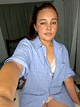 Snapshot of andruscatrina chatting on 03-07-26, 02:41 andruscatrina online show from 03-07-26, 02:41