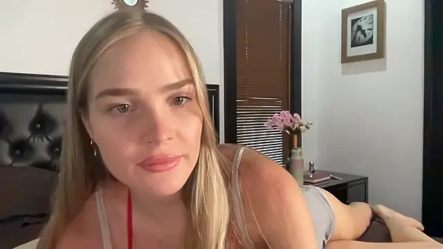 Snapshot of xo_madeline chatting on 03-14-26, 11:10 xo madeline online show from 03-14-26, 11:10