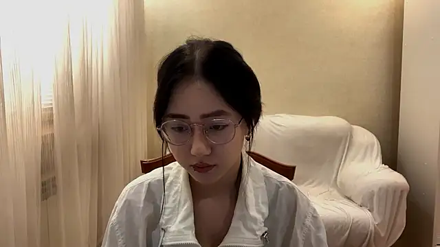 Snapshot of SolvedGlobe chatting on 05-11-26, 01:06 SolvedGlobe online show from 05-11-26, 01:06