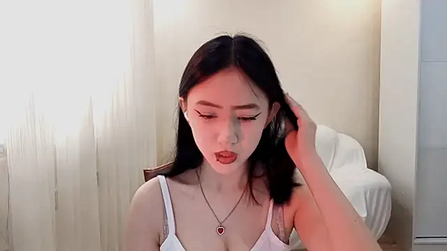 Snapshot of SolvedGlobe chatting on 06-02-26, 01:02 SolvedGlobe online show from 06-02-26, 01:02