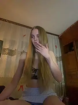 Snapshot of LunaVey chatting on 04-09-26, 06:24 LunaVey online show from 04-09-26, 06:24