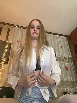 Snapshot of LunaVey chatting on 06-11-26, 06:17 LunaVey online show from 06-11-26, 06:17