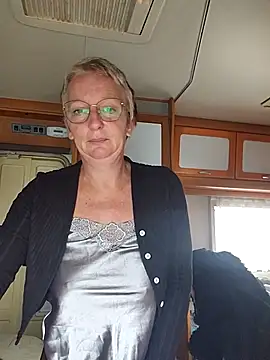 Snapshot of lescoquinsdu40 chatting on 03-11-26, 10:10 lescoquinsdu40 online show from 03-11-26, 10:10