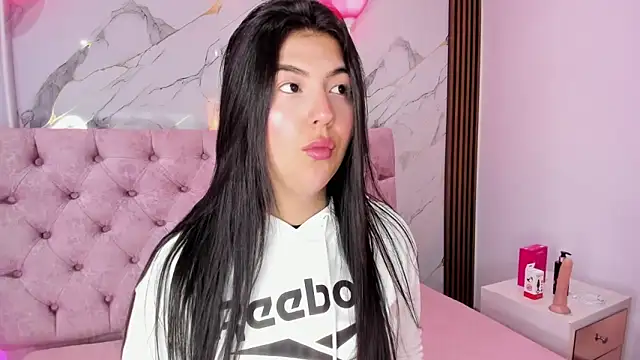 Snapshot of AbrilQuintana_ chatting on 04-29-26, 11:36 AbrilQuintana online show from 04-29-26, 11:36