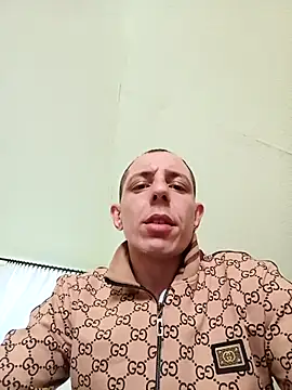 Hugo1993 online show from 04-03-26, 02:48